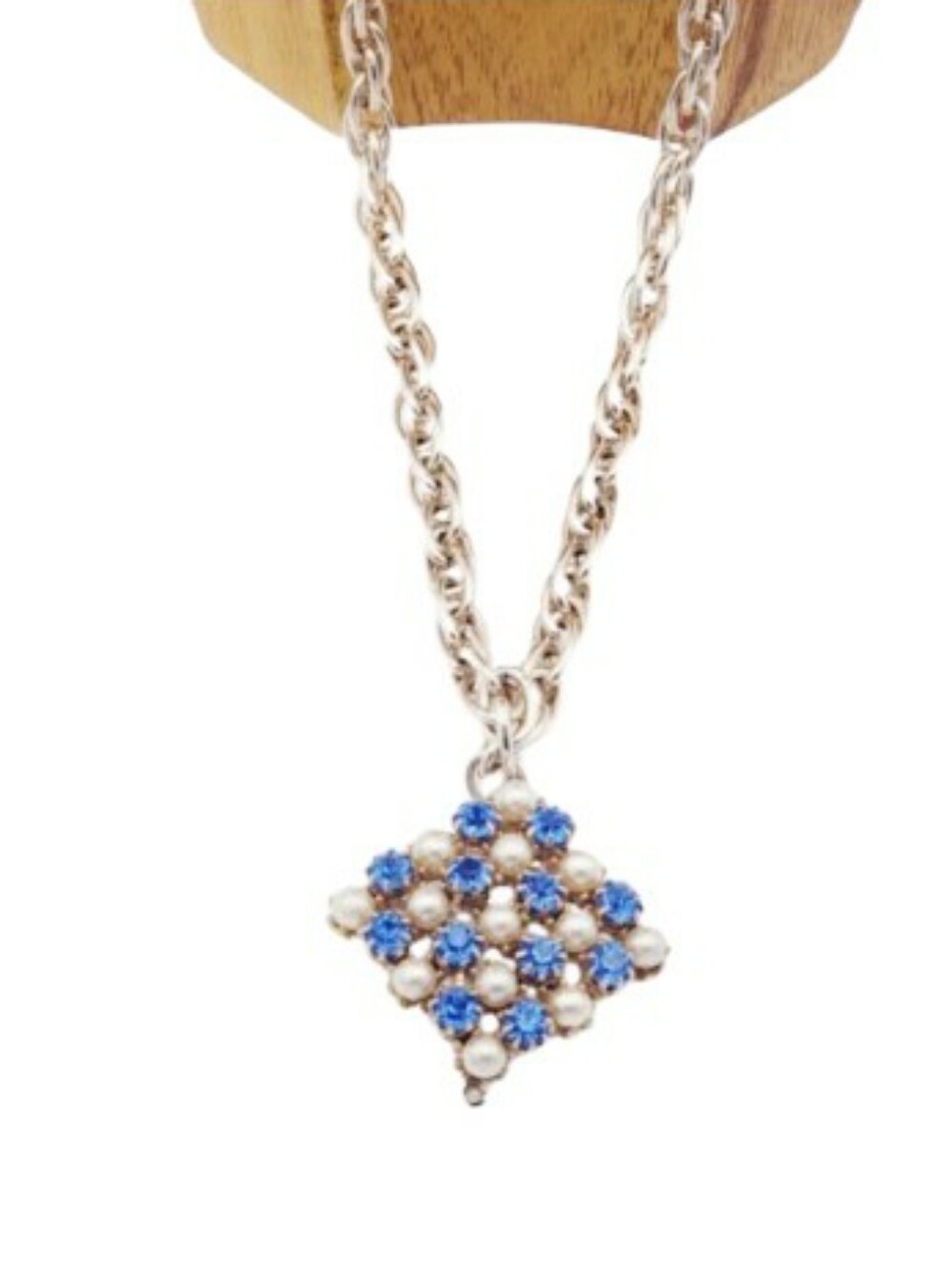 A2007 Vintage 70s 80s Blue Crystal & Pearl Pendant On Gold Tone Chain